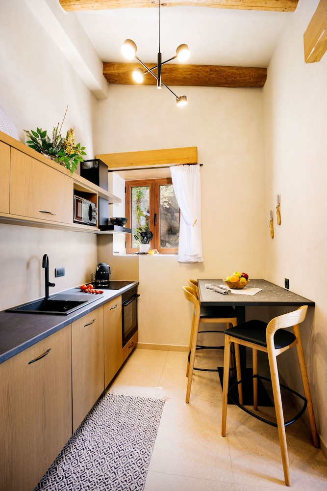mirthea suites