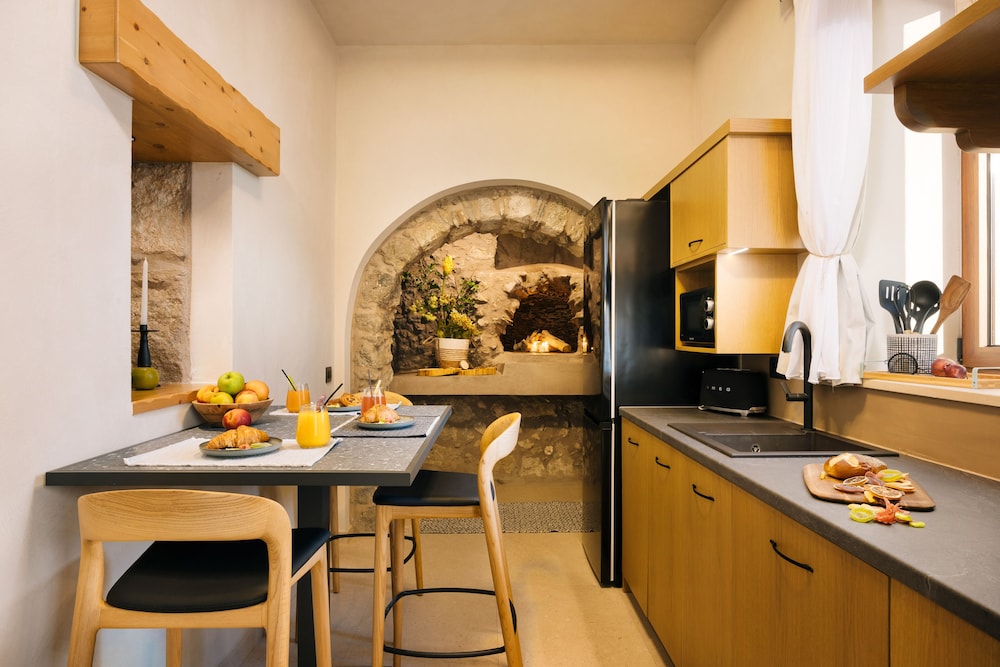 mirthea suites