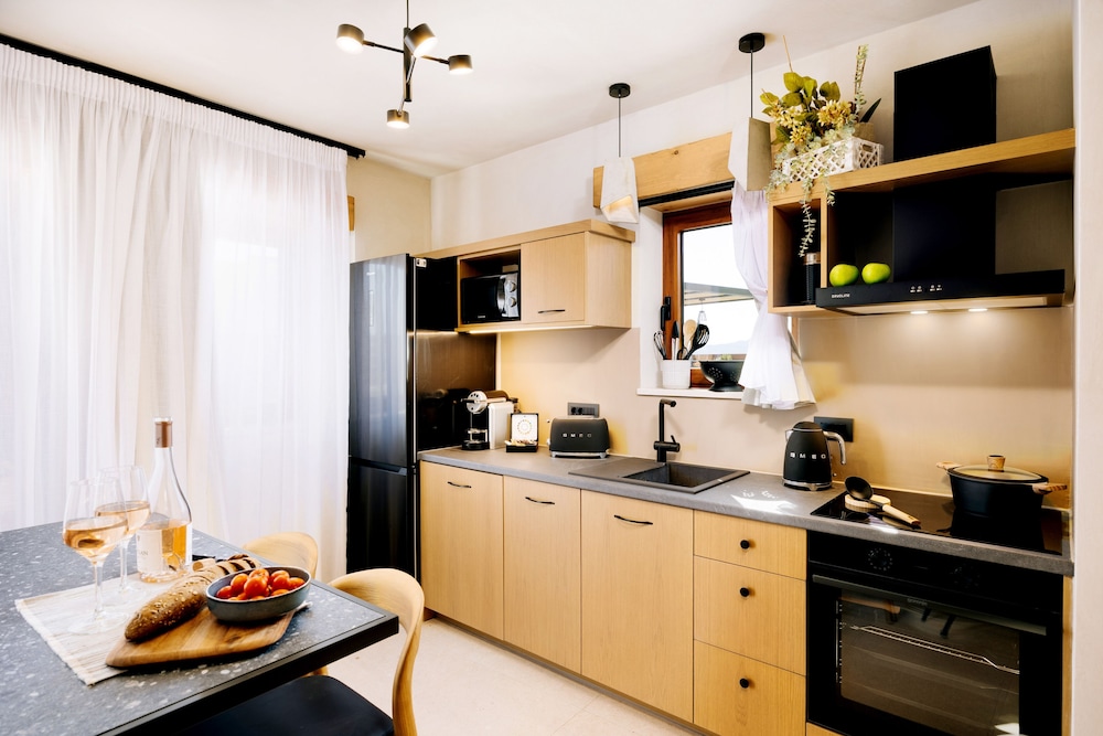 mirthea suites