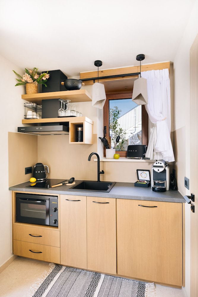 mirthea suites