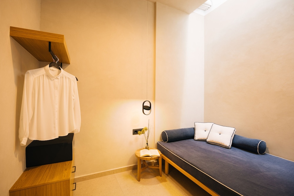 mirthea suites