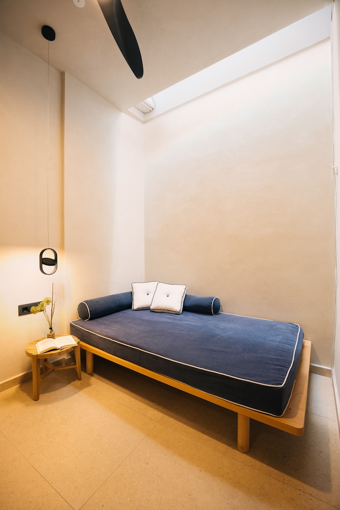 mirthea suites