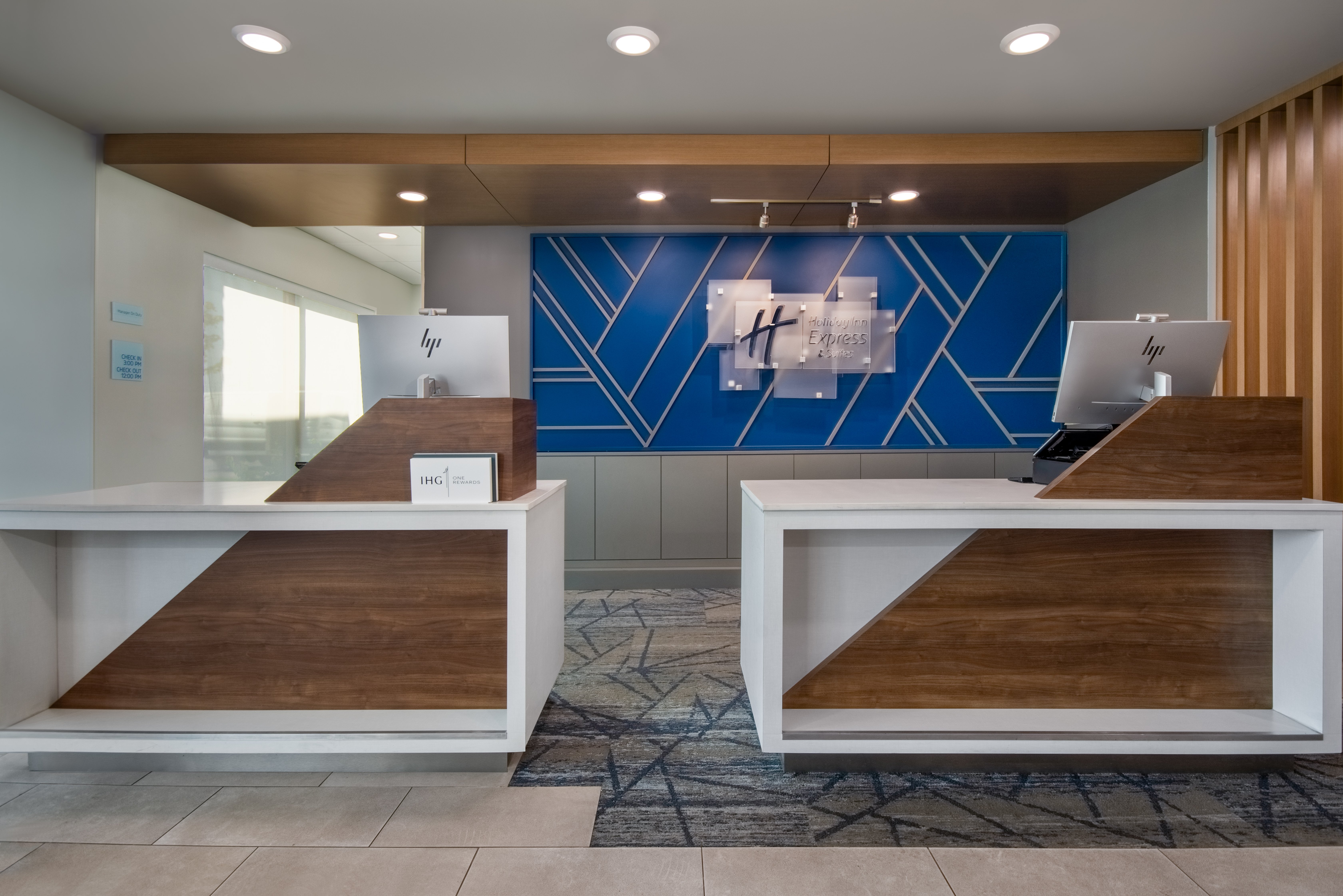 holiday inn express and suites muskegon grand haven