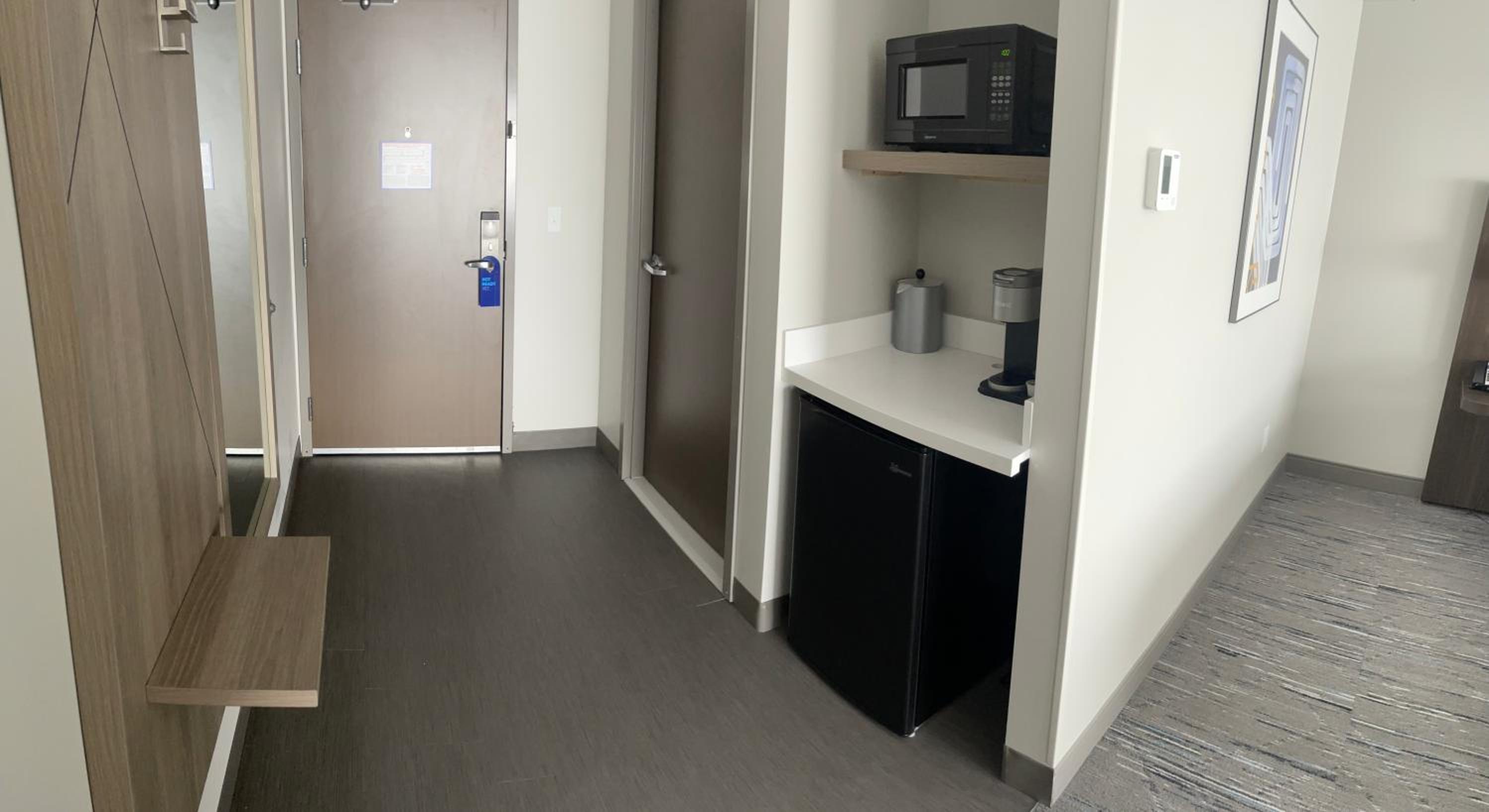 holiday inn express and suites muskegon grand haven