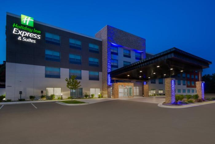 holiday inn express and suites muskegon grand haven