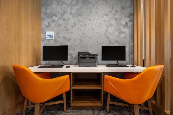 holiday inn express and suites muskegon grand haven