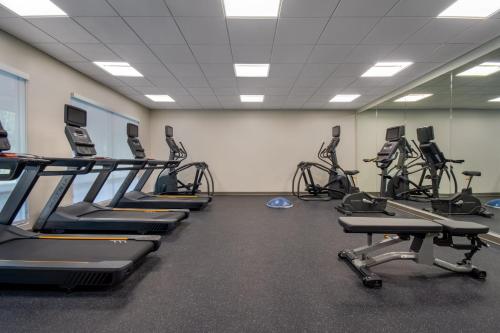 holiday inn express and suites muskegon grand haven