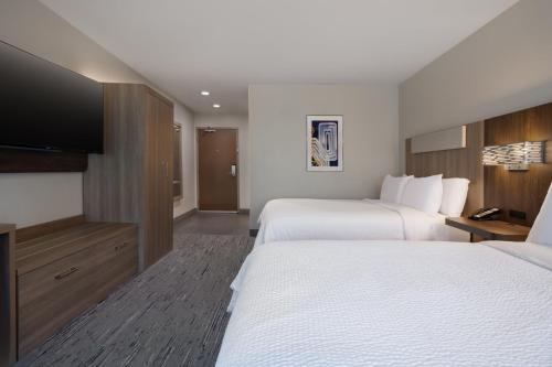 holiday inn express and suites muskegon grand haven