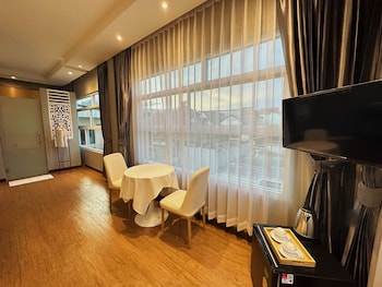 the white house rachamankha