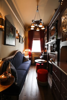 henrys townhouse