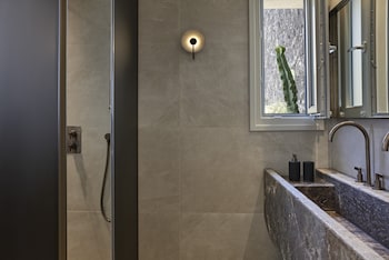 alaso design suites adults only