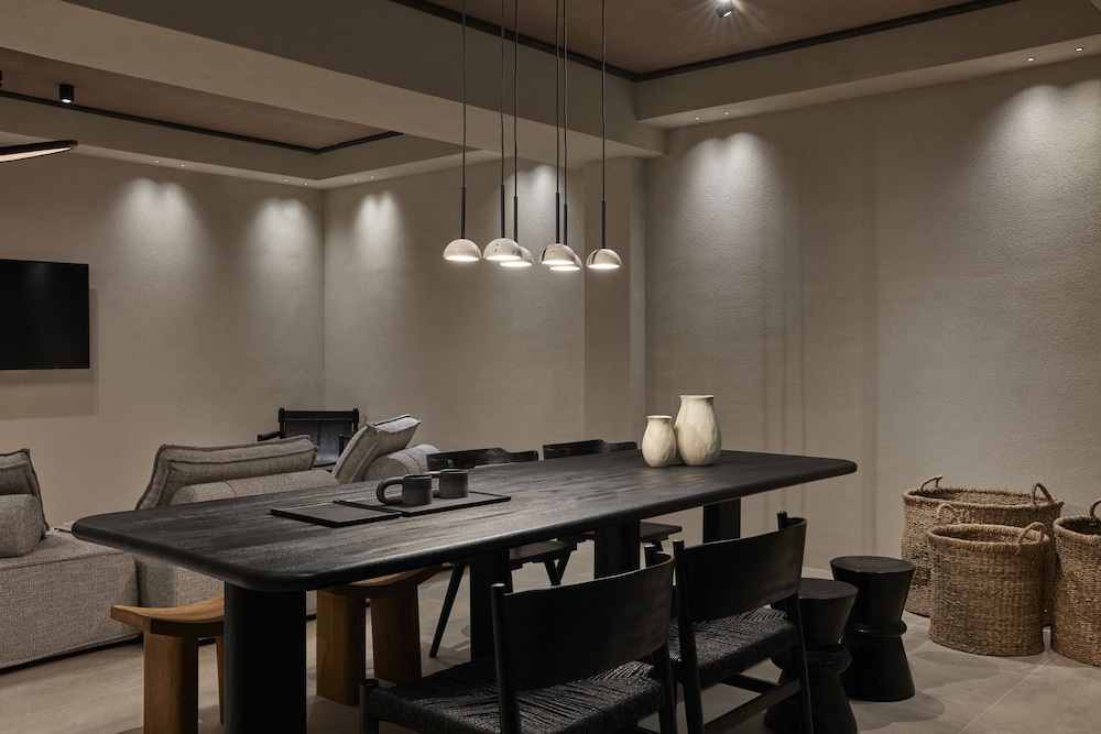 alaso design suites adults only