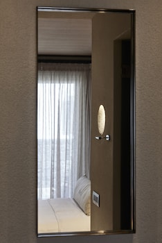 alaso design suites adults only