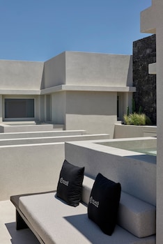 alaso design suites adults only