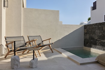 alaso design suites adults only