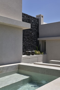 alaso design suites adults only