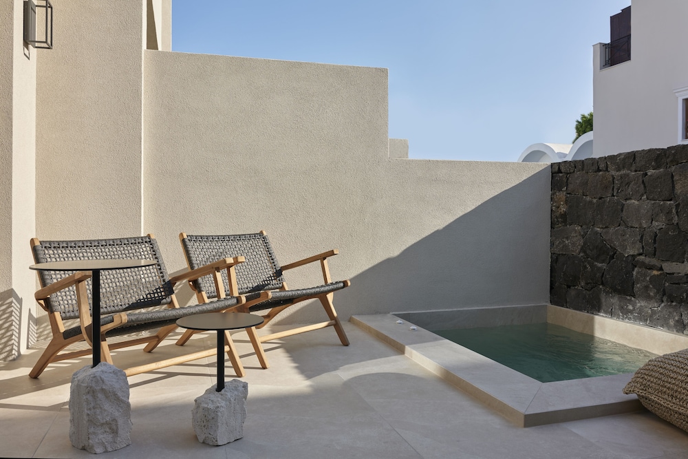 alaso design suites adults only