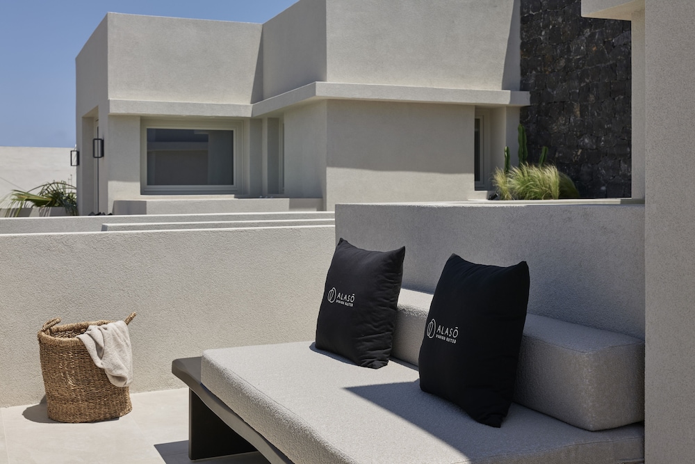 alaso design suites adults only