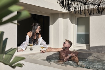 alaso design suites adults only