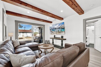 luxury 1 acre oasis with hot tub firepit near main