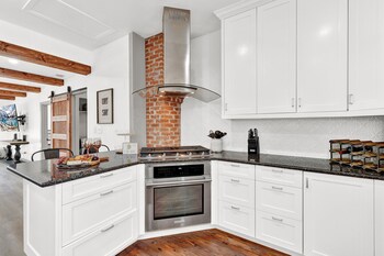 luxury 1 acre oasis with hot tub firepit near main