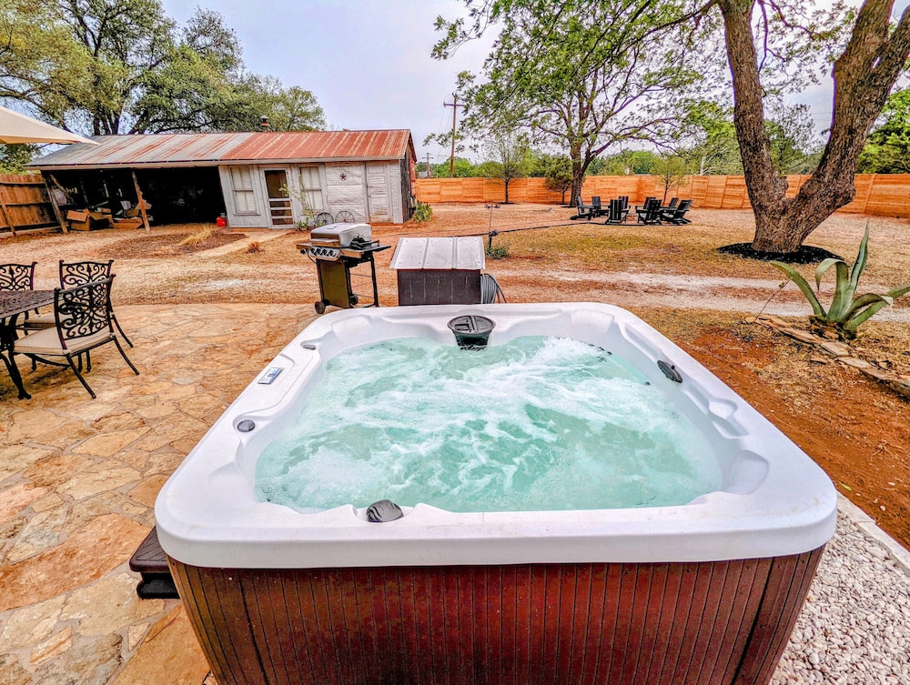 luxury 1 acre oasis with hot tub firepit near main