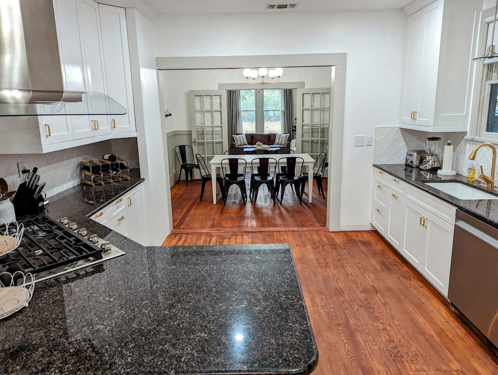 luxury 1 acre oasis with hot tub firepit near main