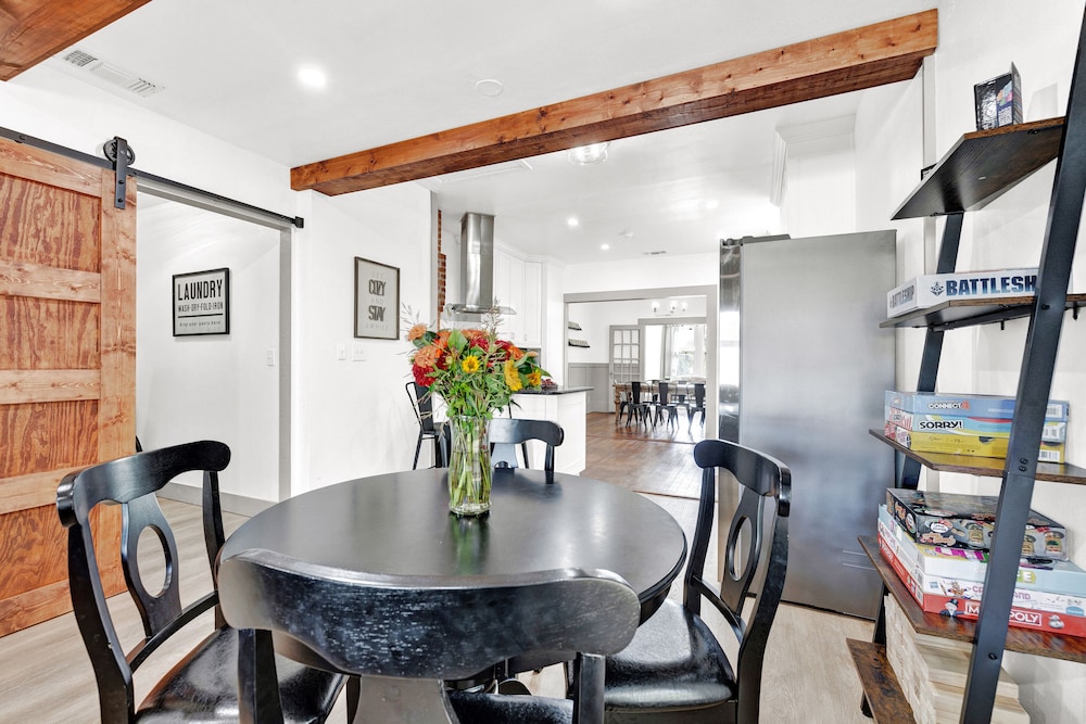 luxury 1 acre oasis with hot tub firepit near main