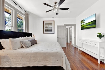 luxury 1 acre oasis with hot tub firepit near main