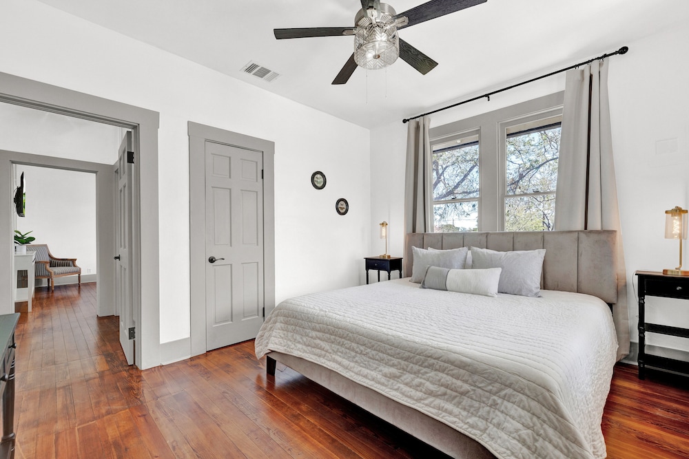 luxury 1 acre oasis with hot tub firepit near main