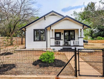 luxury 1 acre oasis with hot tub firepit near main