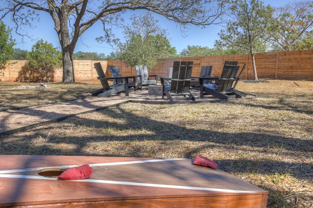luxury 1 acre oasis with hot tub firepit near main