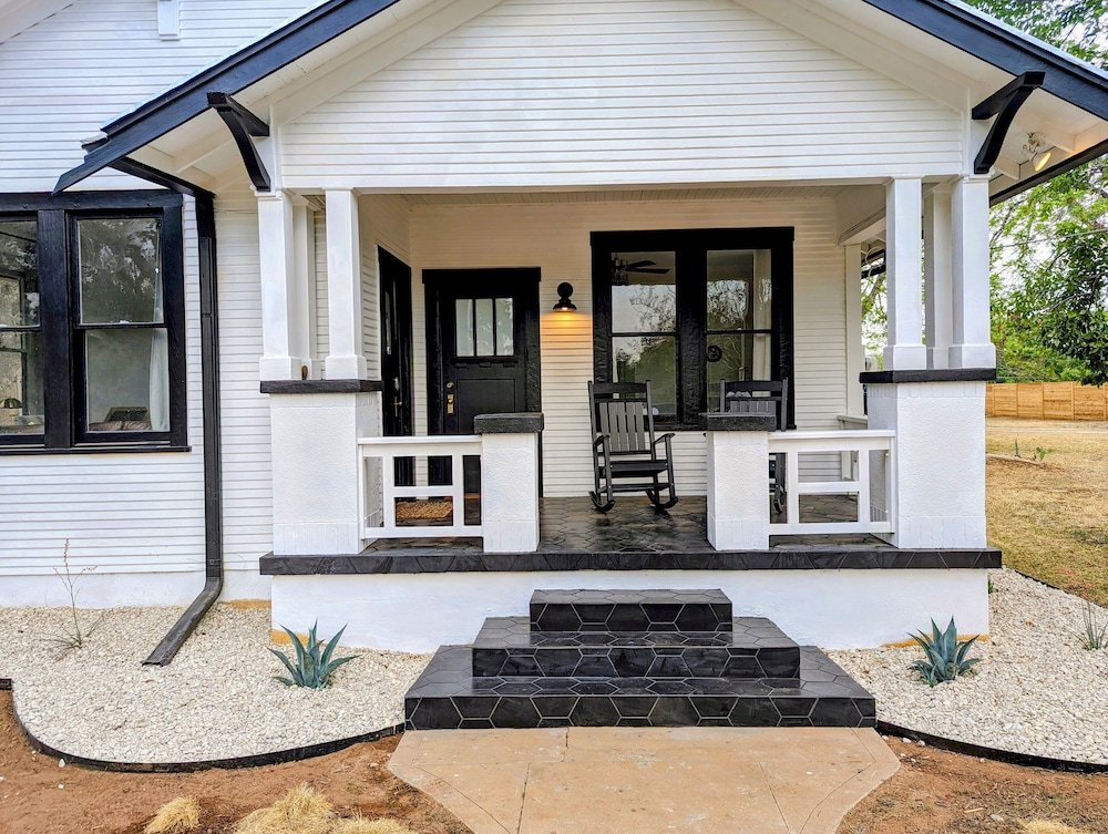 luxury 1 acre oasis with hot tub firepit near main