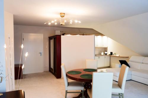 hotel court wellness and spa