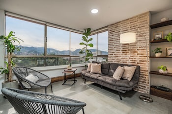 apartamentos alcazar oviedo byhousy host