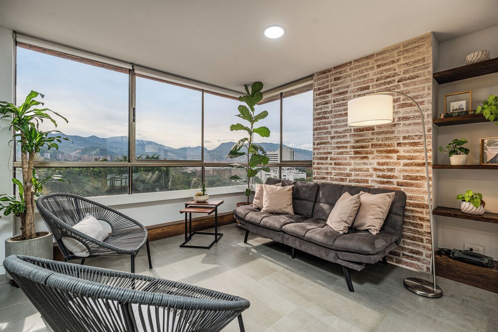 apartamentos alcazar oviedo byhousy host