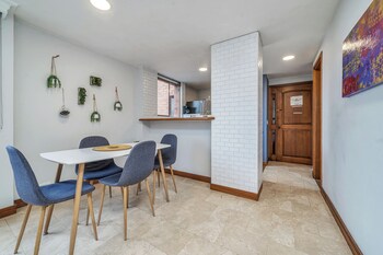 apartamentos alcazar oviedo byhousy host