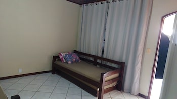 casa praia dos anjos aluguel economico