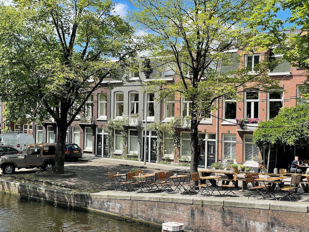 canal view stay amsterdam