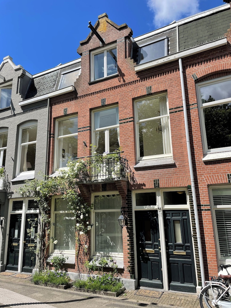 canal view stay amsterdam