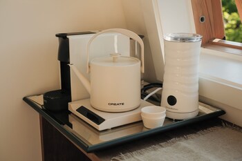 canal view stay amsterdam