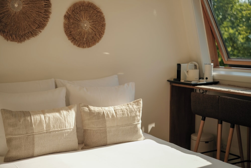 canal view stay amsterdam