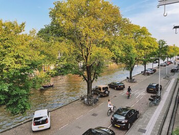 canal view stay amsterdam