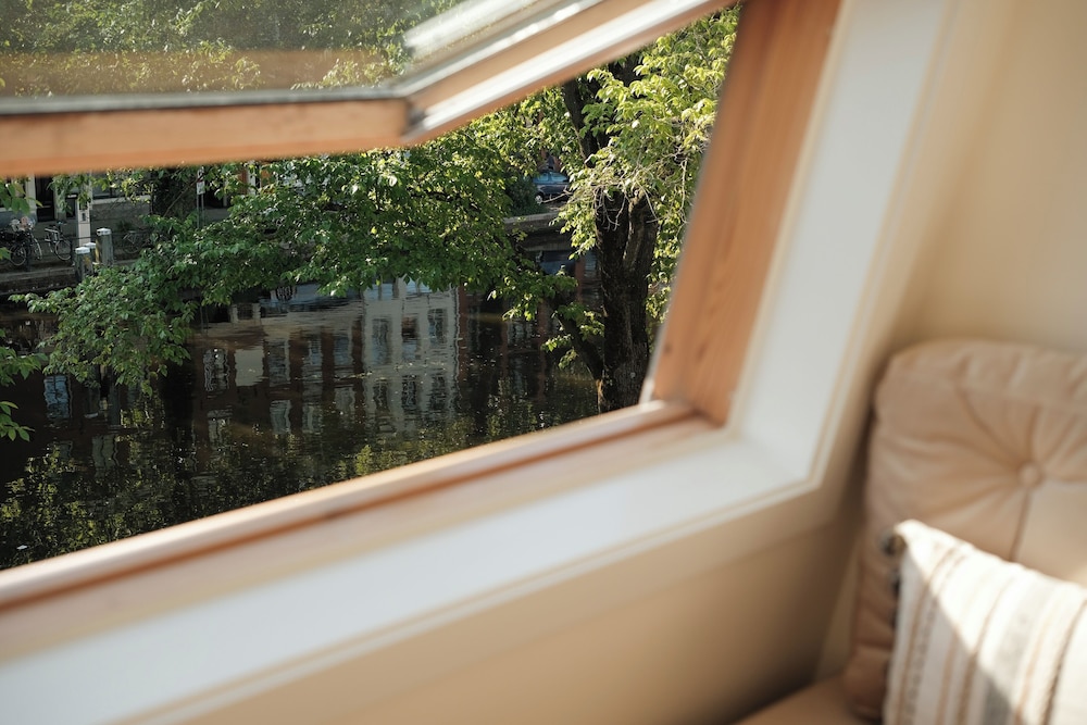 canal view stay amsterdam