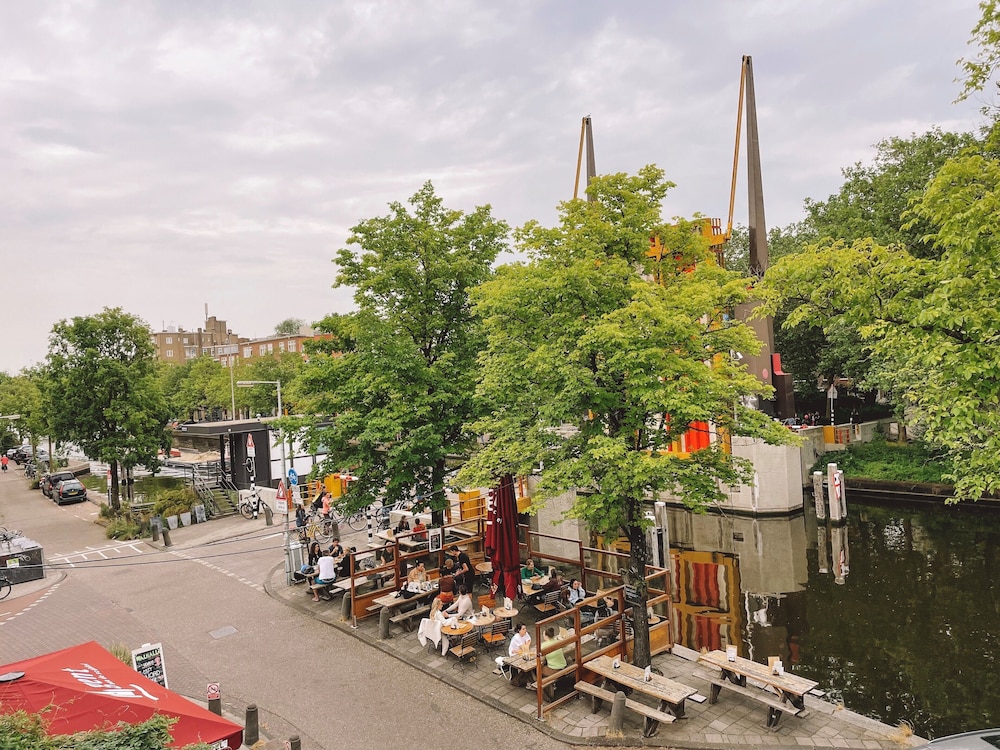 canal view stay amsterdam