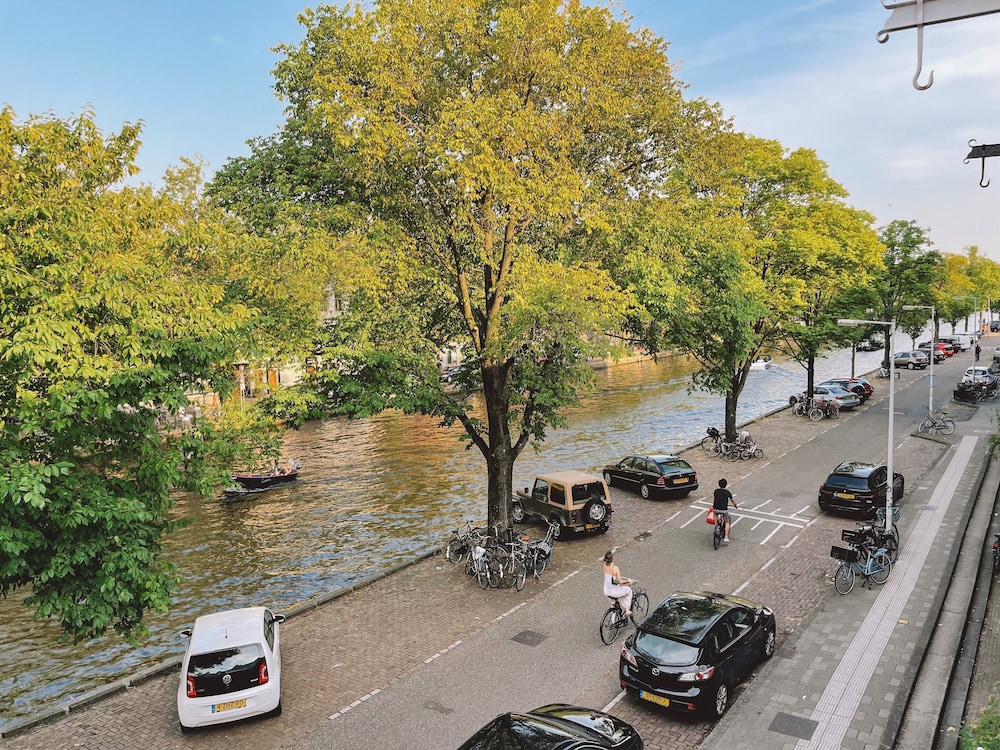 canal view stay amsterdam