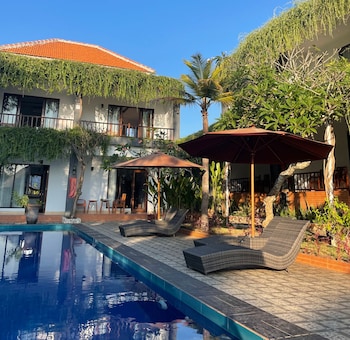 tinggian hill retreat