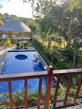 tinggian hill retreat