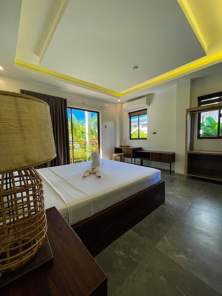 red picnic hostel