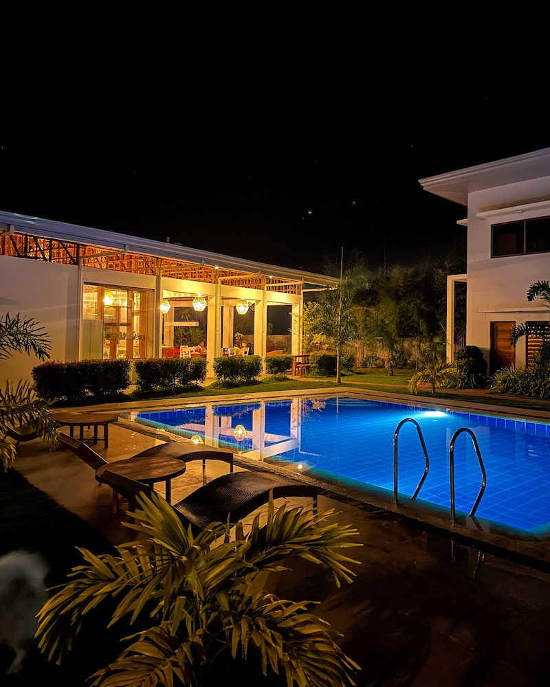 red picnic hostel